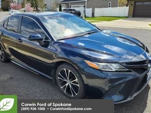 Used 2018 Toyota Camry SE w/ Moonroof Package FWD image 18