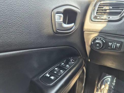 Used 2018 Jeep Compass Limited AWD/4WD image 15
