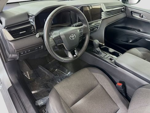 Used 2025 Toyota Camry LE w/ Convenience Package image 23