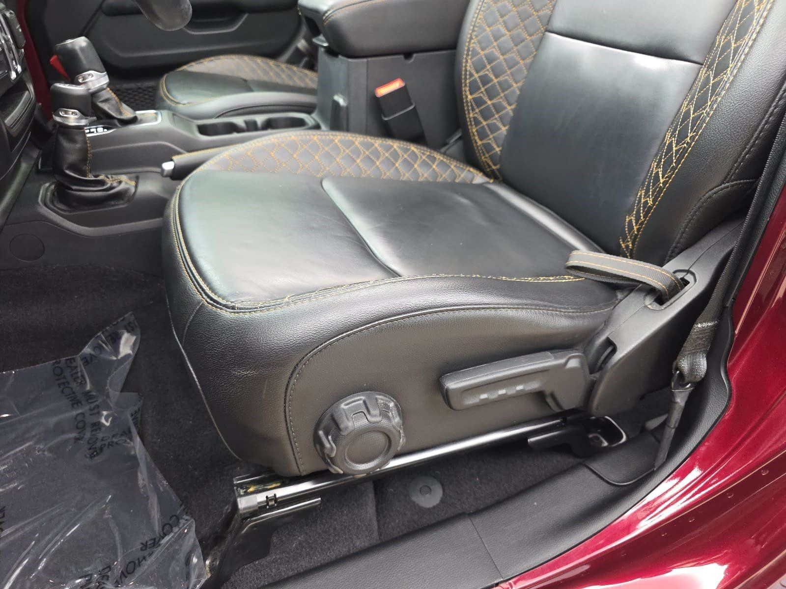 Used 2021 Jeep Wrangler Unlimited Sahara AWD/4WD image 25