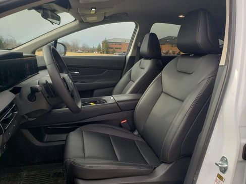 Certified 2025 Nissan Murano SV image 29