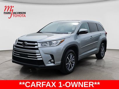 Used 2018 Toyota Highlander XLE w/ Carpet Mat Package (TMS)