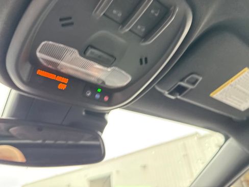 Used 2025 Buick Envista Avenir FWD image 25