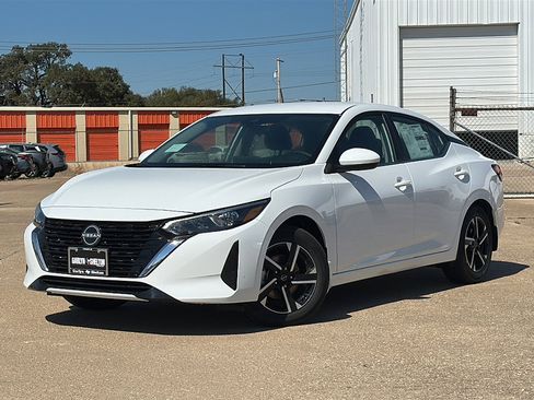 New 2025 Nissan Sentra SV image 2