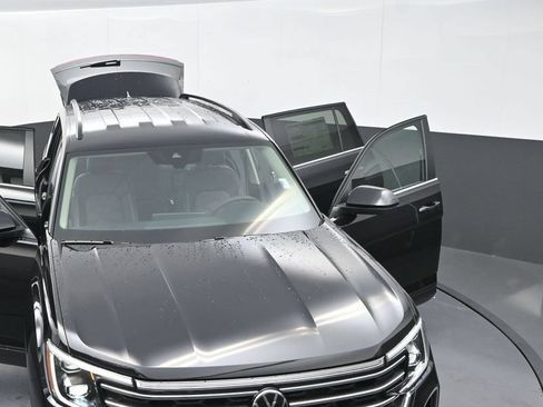 Used 2026 Volkswagen Atlas SE AWD/4WD image 32