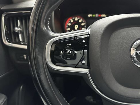 Used 2018 Volvo S90 T5 Momentum w/ Convenience Package image 21