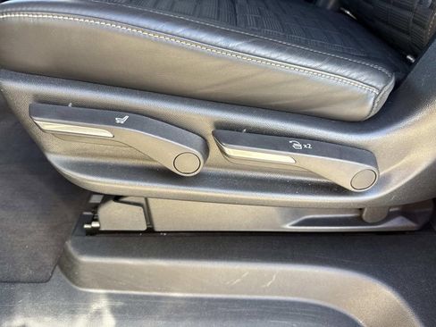 Used 2022 Cadillac Escalade ESV Premium Luxury Platinum w/ LPO, Radiant Package image 16