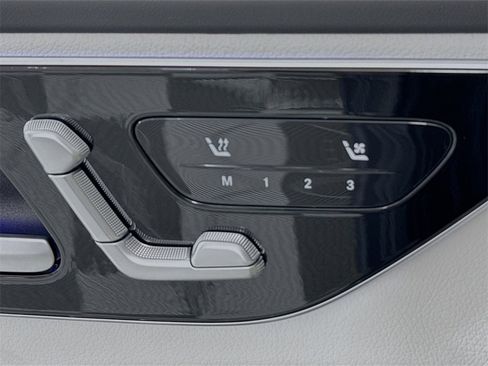 Used 2025 Mercedes-Benz C 300 4MATIC Sedan image 21