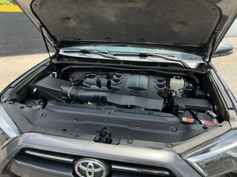 Used 2021 Toyota 4Runner SR5 Premium w/ Moonroof Package AWD/4WD image 23
