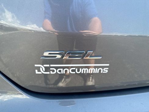 Used 2024 Ford Edge SEL AWD/4WD image 25