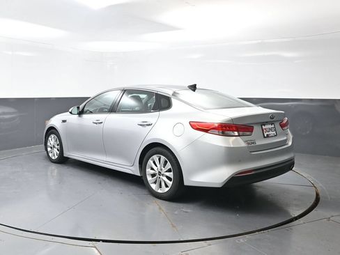 Used 2017 Kia Optima EX w/ Premium Package FWD image 9