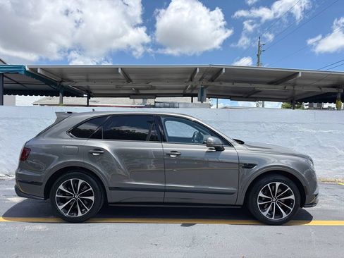 Used 2018 Bentley Bentayga AWD/4WD image 6