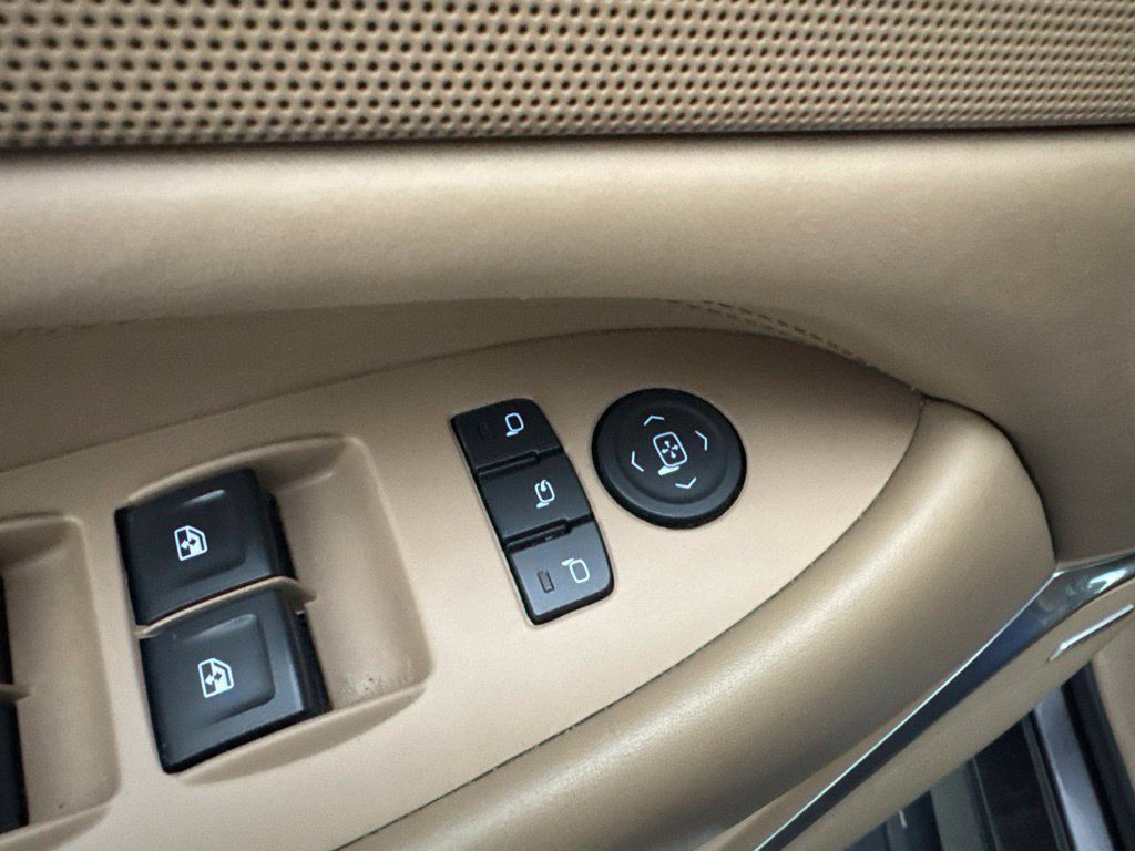 Used 2018 Cadillac Escalade ESV Platinum AWD/4WD image 27