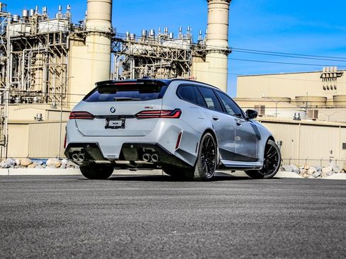 New 2026 BMW M5 Touring image 7