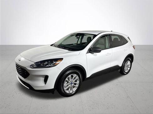 Used 2022 Ford Escape SE image 2