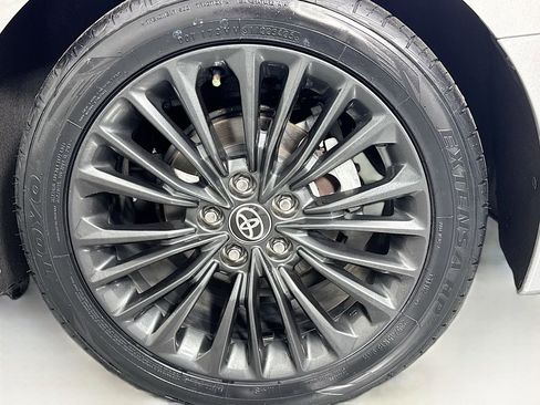 Used 2021 Toyota Avalon XSE image 36