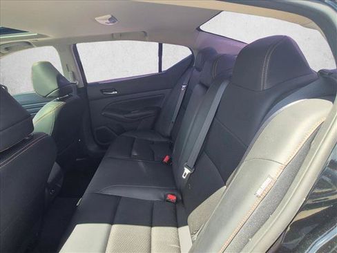 Used 2022 Nissan Altima 2.0 SR FWD image 14