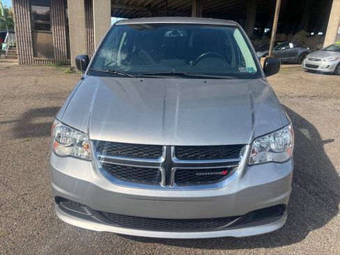 Used 2017 Dodge Grand Caravan SE w/ Power Window Group FWD image 3