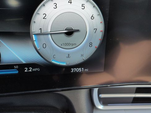 Used 2023 Hyundai Elantra Limited w/ Cargo Package image 22