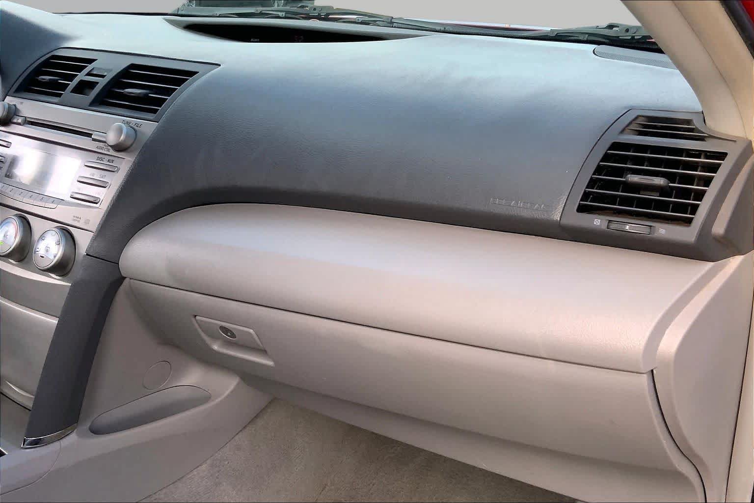 Used 2010 Toyota Camry LE FWD image 14
