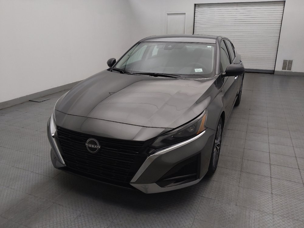 Used 2025 Nissan Altima 2.5 SV FWD image 15