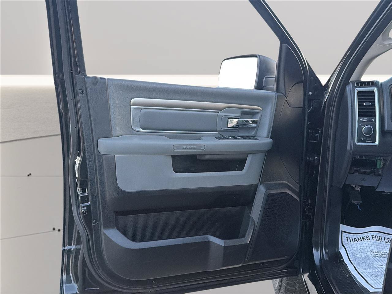 Used 2017 RAM 1500 Classic SLT AWD/4WD image 14