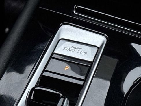 Used 2024 Volkswagen Atlas Cross Sport SE w/ Panoramic Sunroof Package image 24