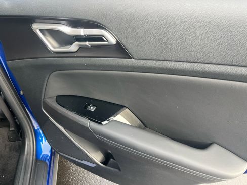 Used 2024 Kia Sportage EX image 41