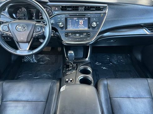 Used 2016 Toyota Avalon Limited w/ Toyota Safety Sense Package FWD image 15