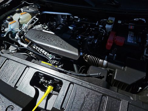 Certified 2026 Nissan Rogue SV AWD/4WD image 28