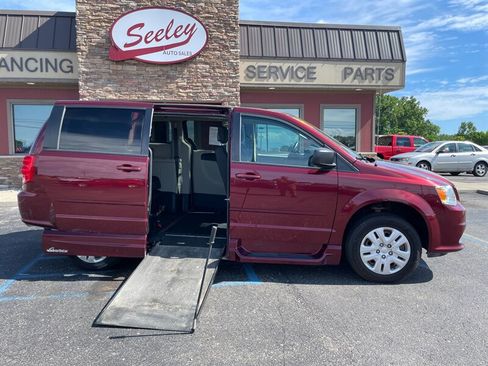 Used 2017 Dodge Grand Caravan SE w/ Power Window Group FWD image 3
