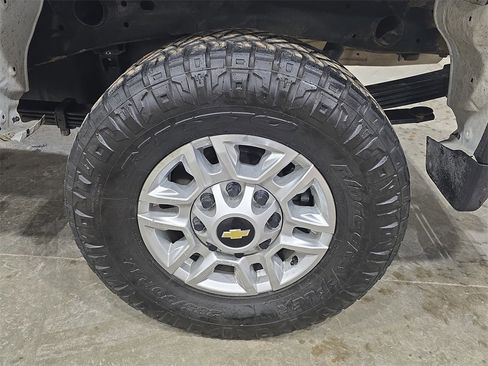 Used 2023 Chevrolet Silverado 2500 LT image 33