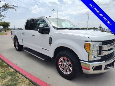 Used 2017 Ford F250 XLT w/ XLT Premium Package RWD image 8