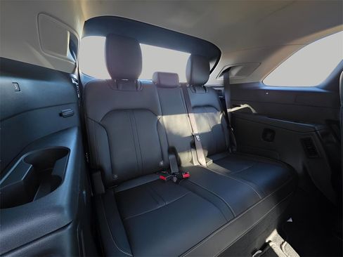 Used 2024 MAZDA CX-90 3.3 Turbo w/ Premium Package image 11