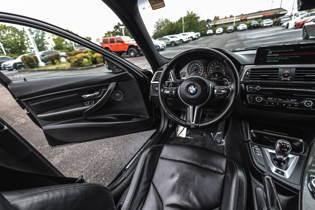 Used 2016 BMW M3 RWD image 22