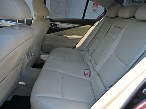 Used 2019 INFINITI Q50 Luxe w/ Essential Package (3.0T Luxe) AWD/4WD image 19