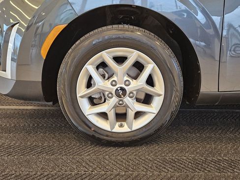 Used 2025 Kia Soul LX w/ LX Technology Package FWD image 12