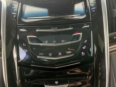 Used 2019 Cadillac Escalade ESV Premium Luxury AWD/4WD image 23