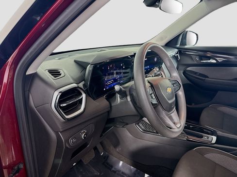 Used 2024 Chevrolet TrailBlazer LS FWD image 23