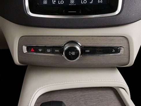 Used 2023 Volvo XC90 B6 Plus w/ Protection Package Premier AWD/4WD image 14