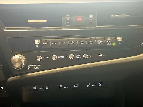 Used 2024 Lexus ES 350 F Sport w/ Accessory Package (Z2) FWD image 16