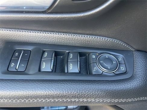 Used 2022 GMC Yukon XL Denali w/ Denali Ultimate Package image 7