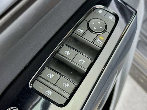 Used 2024 Nissan Pathfinder SL FWD image 21