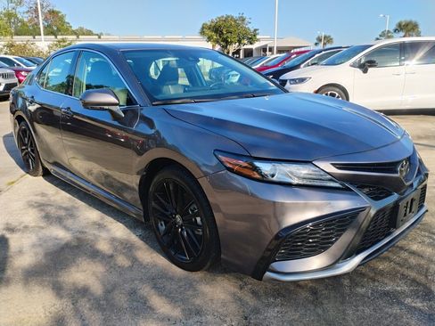 Used 2023 Toyota Camry XSE image 3