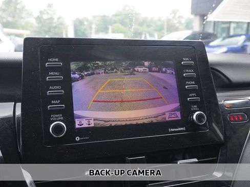 Used 2022 Toyota Camry SE w/ Convenience Package FWD image 5