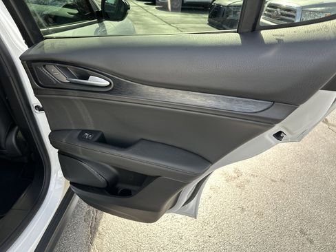 Used 2024 Alfa Romeo Stelvio Sprint image 18