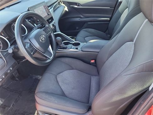 Used 2024 Toyota Camry LE image 9