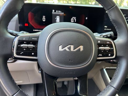 Used 2026 Kia Carnival FWD image 31