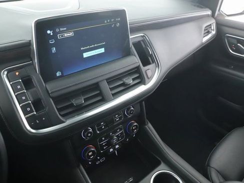 Used 2023 Chevrolet Suburban Z71 image 28