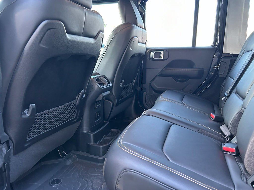 Used 2025 Jeep Wrangler Unlimited Rubicon 392 AWD/4WD image 44
